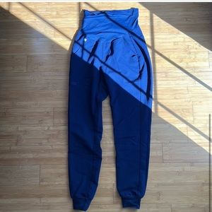 Maternity navy xxs joggers from FIGS.